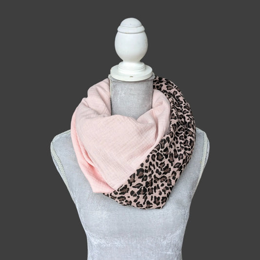 Musselin Halstuch - leicht Rosa-Leo schwarz
